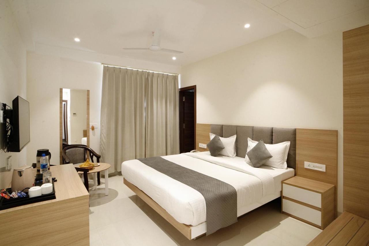 The Mangal View Residency - A Luxury Boutique Business Hotel Удайпур Екстериор снимка