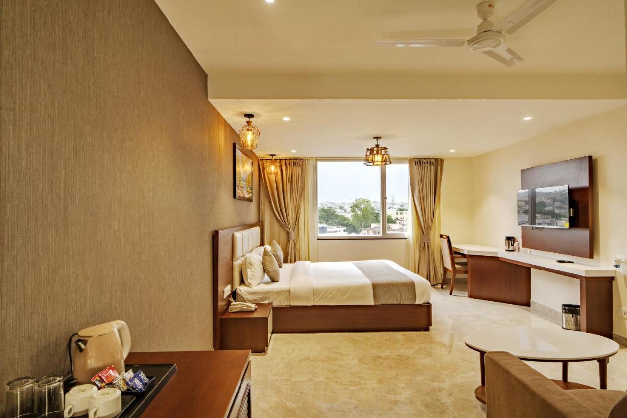 The Mangal View Residency - A Luxury Boutique Business Hotel Удайпур Екстериор снимка