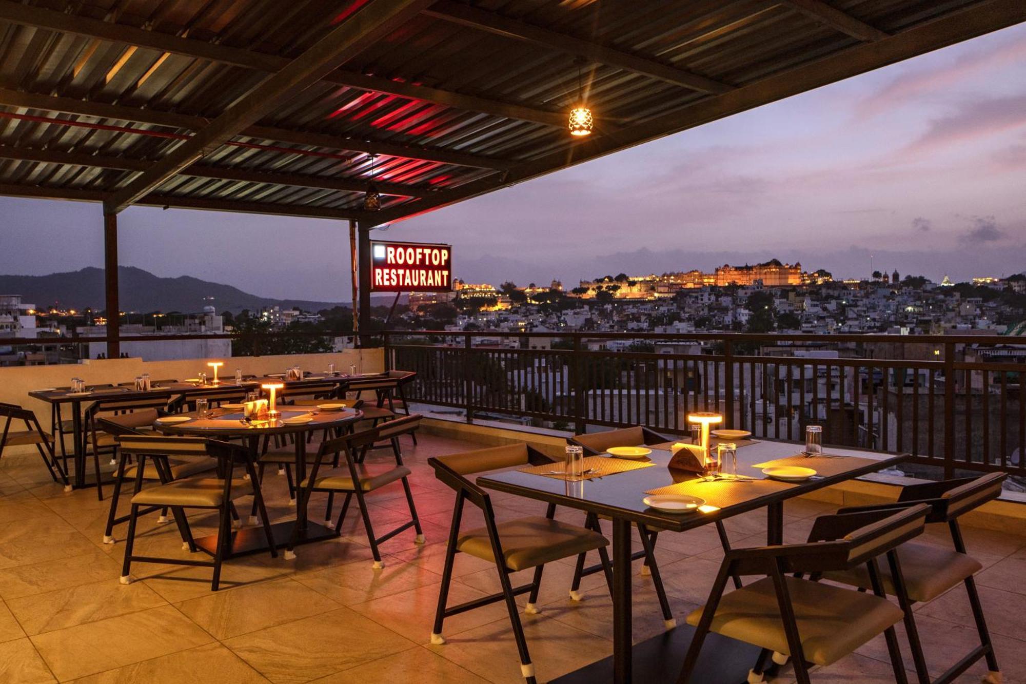 The Mangal View Residency - A Luxury Boutique Business Hotel Удайпур Екстериор снимка